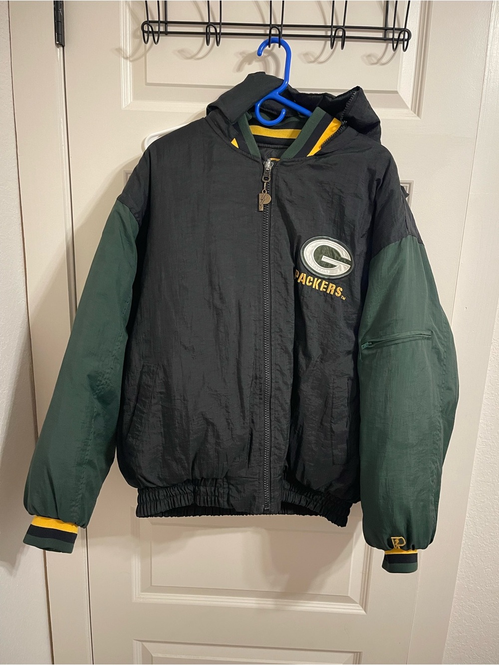 GREEN BAY PACKERS Black & Green Bommer Jacket